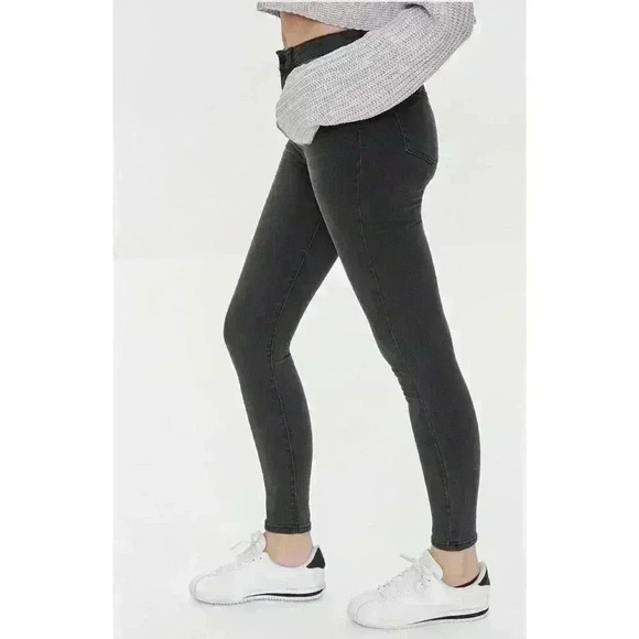 Forever 21 Mid Rise Skinny Jeans - Picture 5 of 8